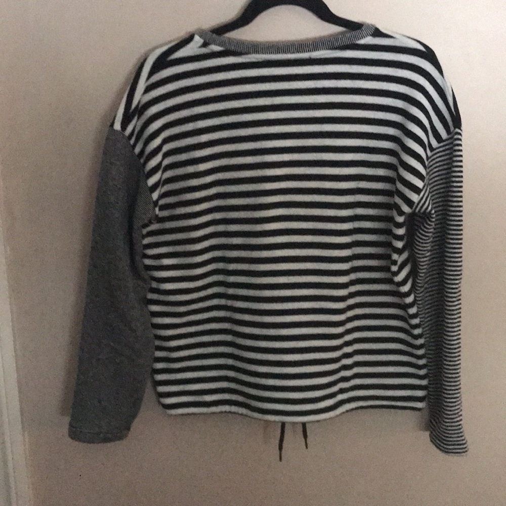 Sweater - Picture 3 of 4